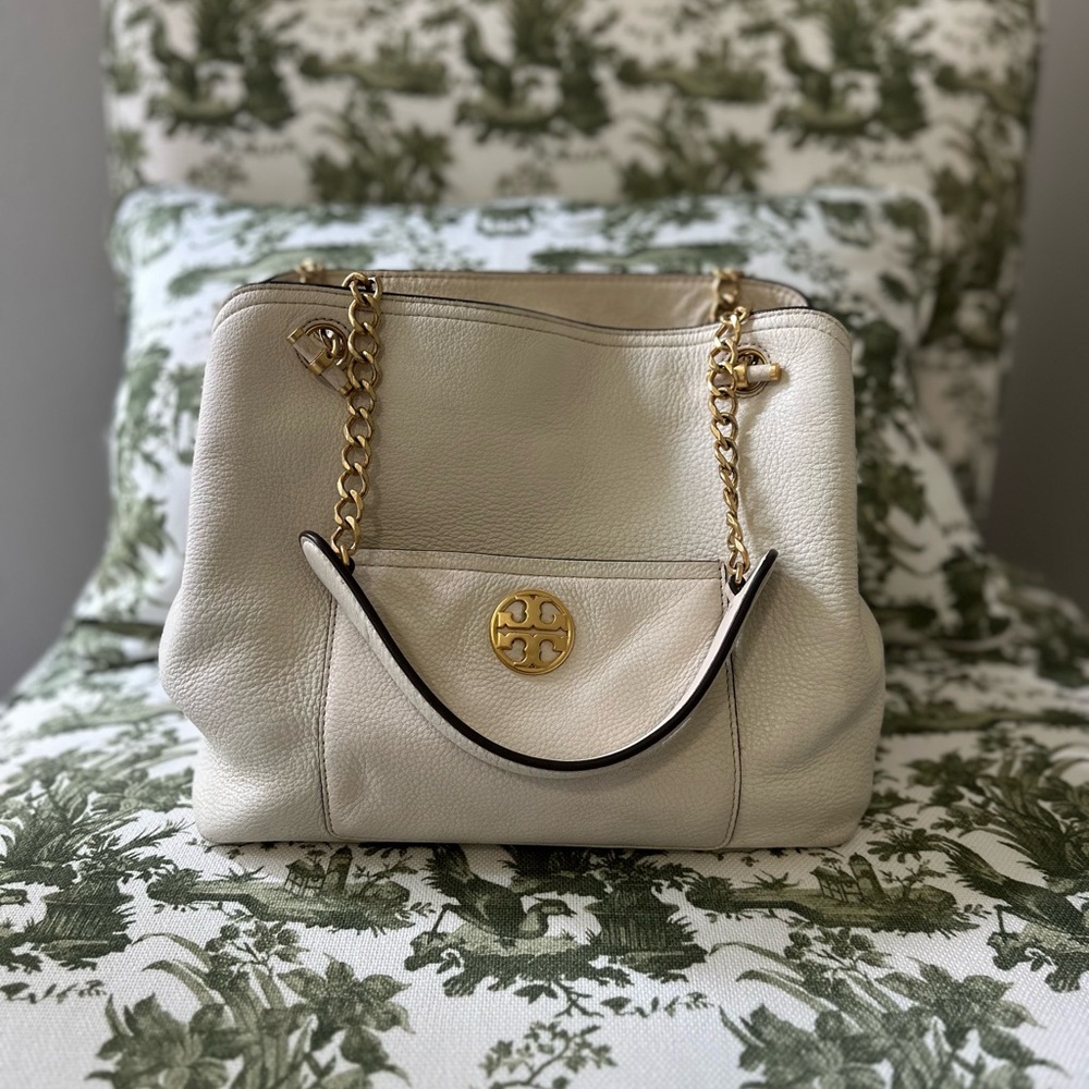 Tory Burch Chelsea Pebble Leather Slouchy Tote Shoulder Bag in Ivory